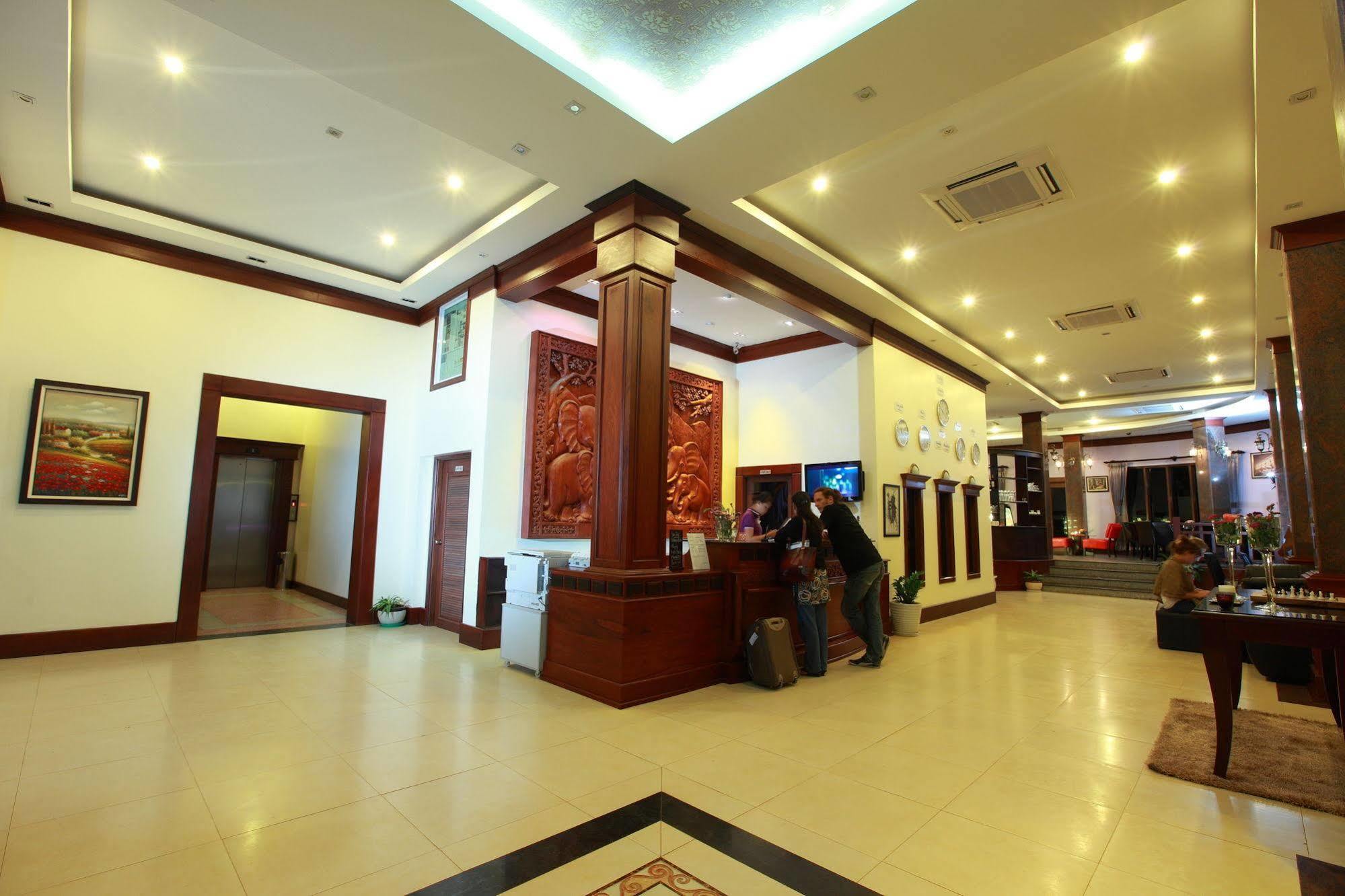 Seasons Riverside Hotel Vientiane Exteriör bild