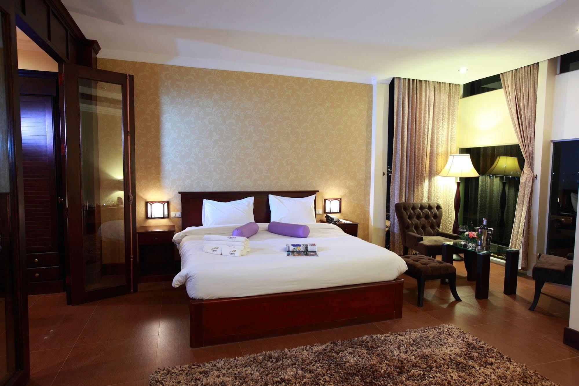 Seasons Riverside Hotel Vientiane Exteriör bild